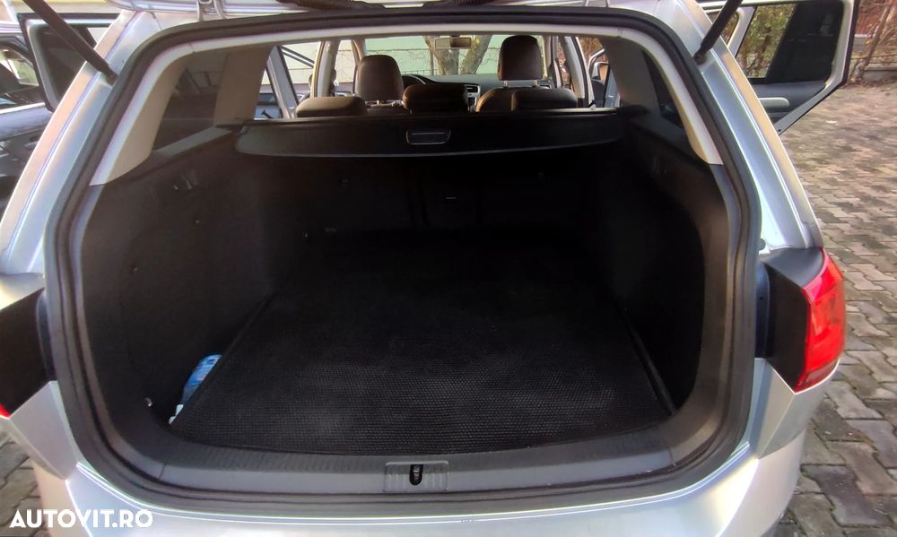 Volkswagen Golf 1.6 TDI BlueMotion Technology Comfortline - 12