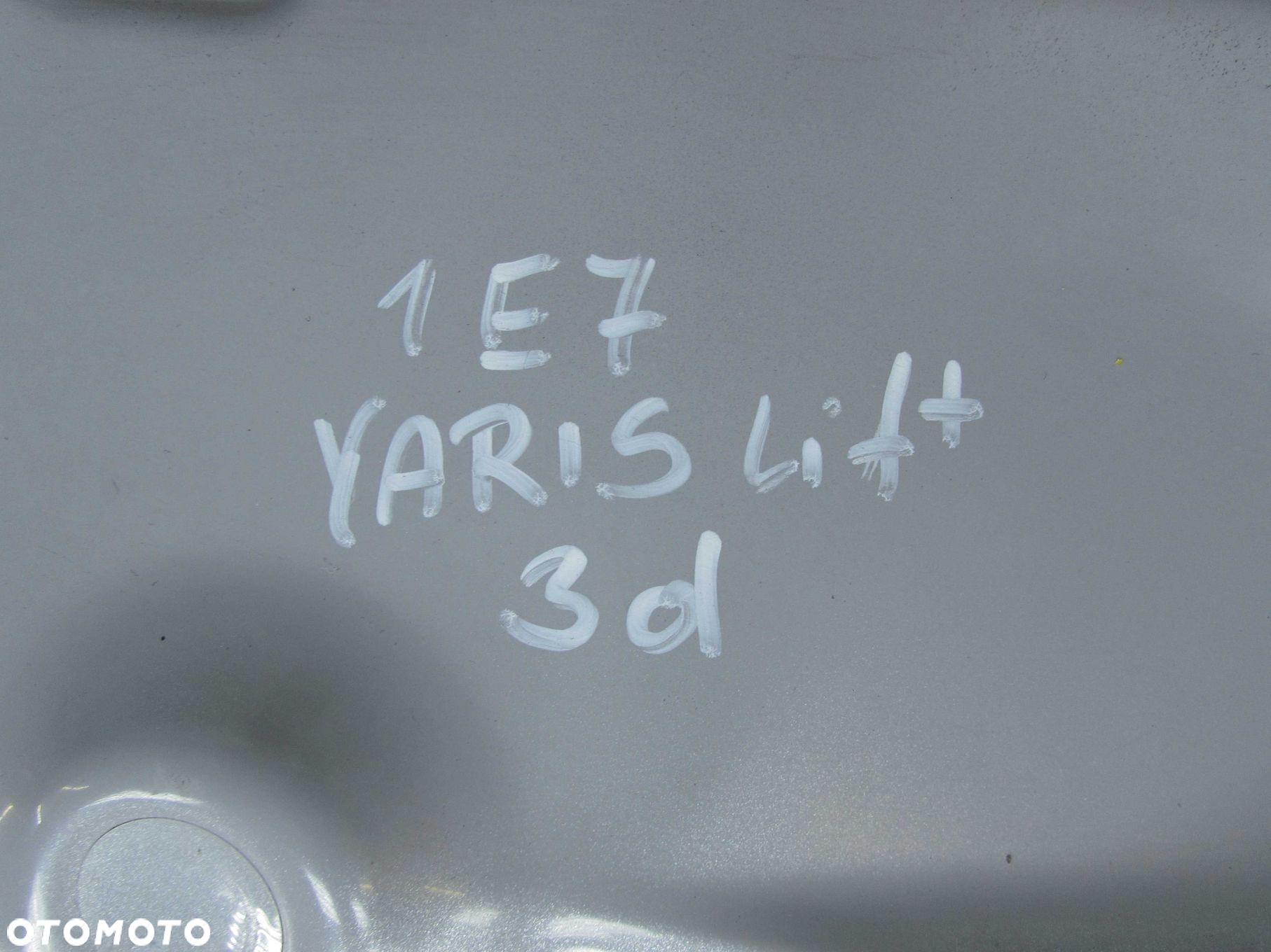 TOYOTA YARIS II LIFT 06-11 MASKA POKRYWA SILNIKA 1E7 - 10