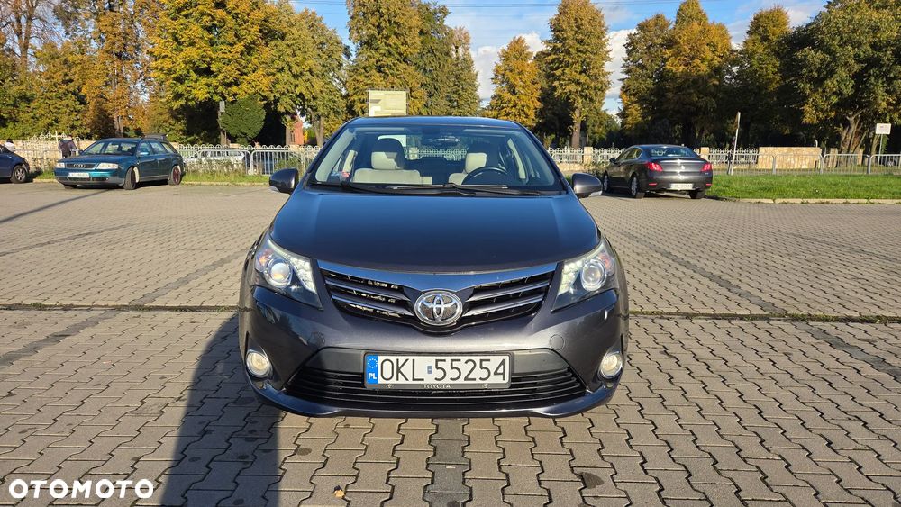 Toyota Avensis 1.8 Sol plus NAVI - 12