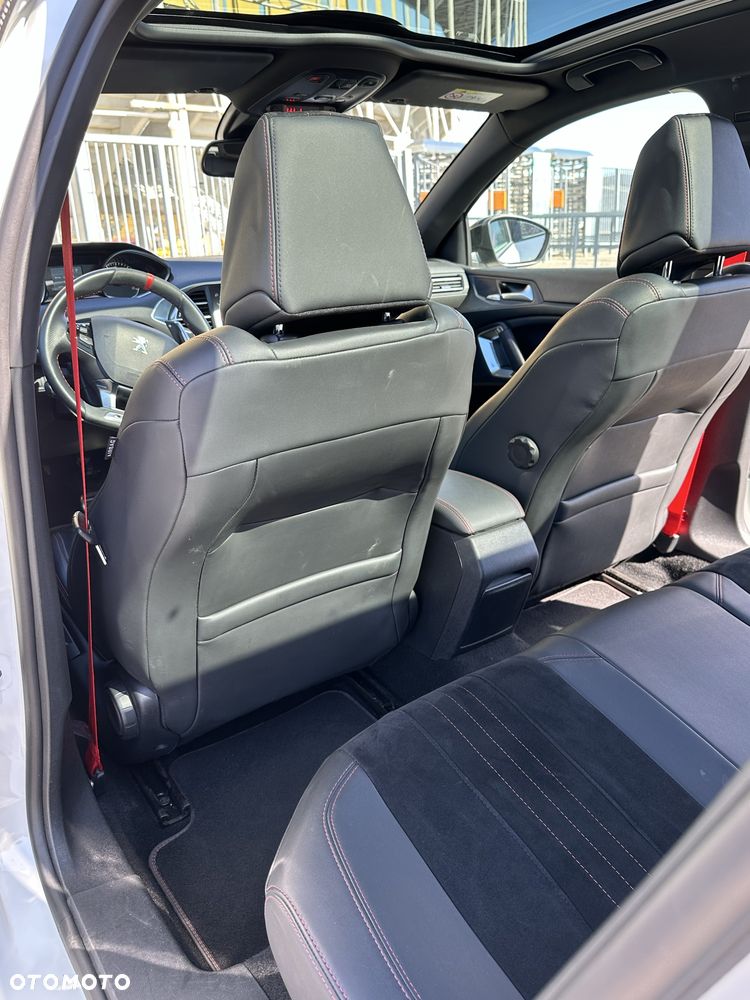 Peugeot 308 - 8