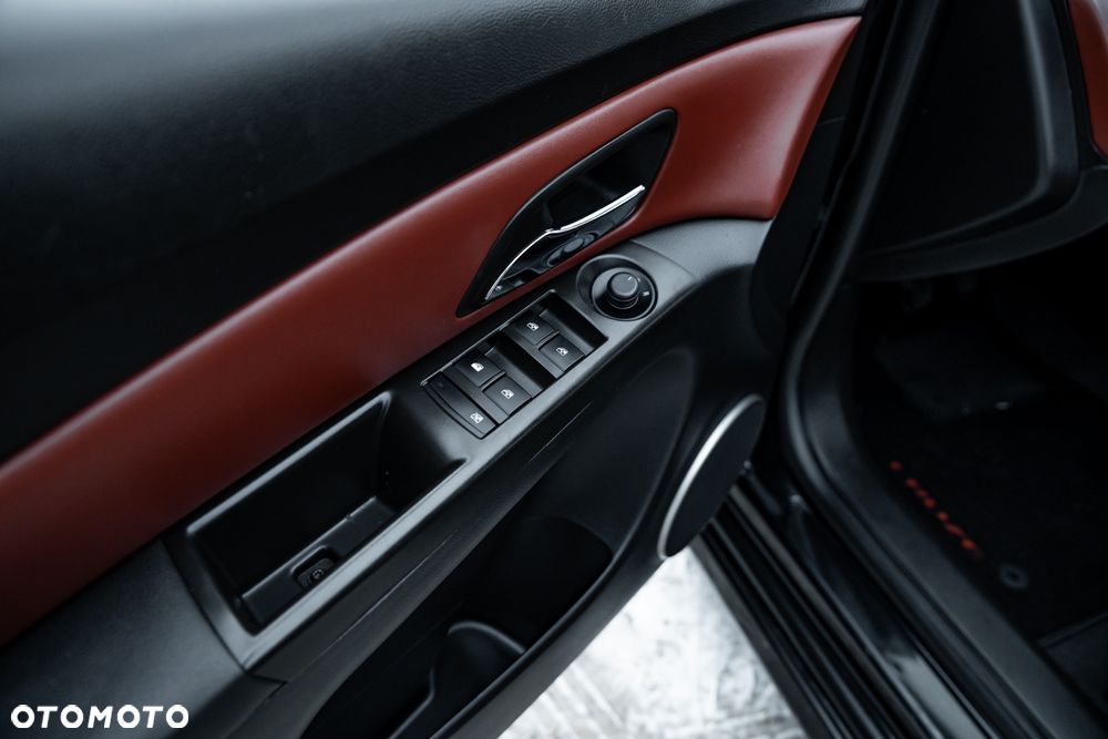 Chevrolet Cruze 1.8 LT - 17