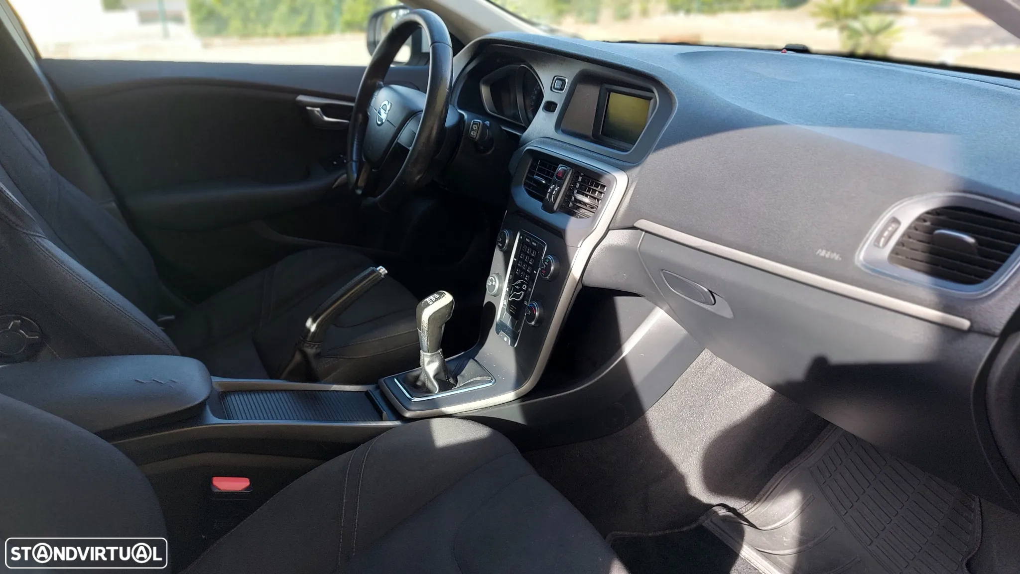 Volvo V40 2.0 D2 Kinetic - 9