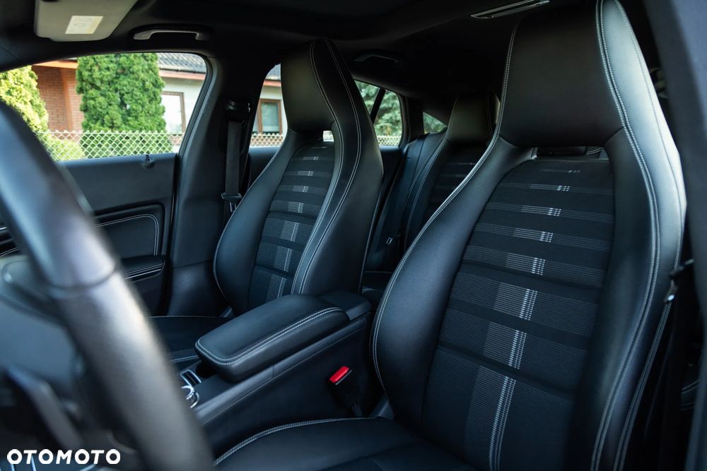 Mercedes-Benz CLA 250 7G-DCT - 11