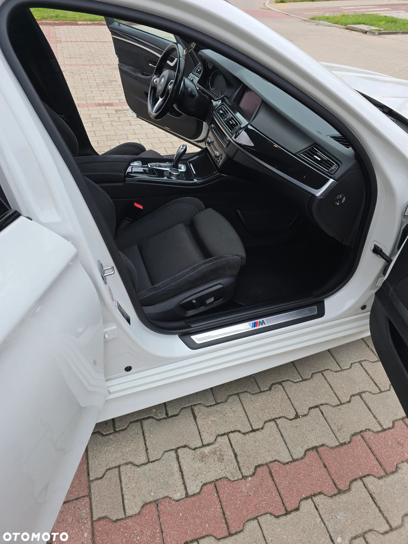 BMW Seria 5 520d xDrive M Sport sport - 9