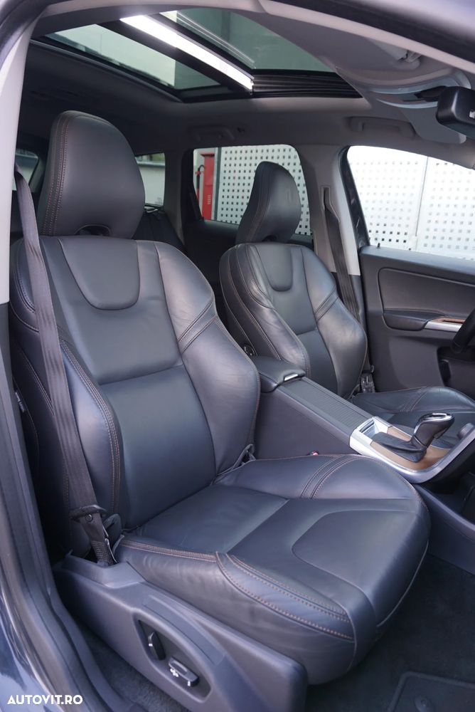 Volvo XC 60 D5 AWD Geartronic Summum - 6