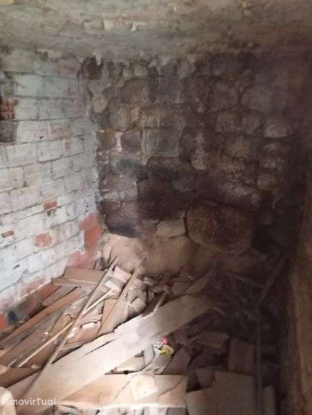 Vendo casa centro de vila de Santar - Grande imagem: 4/12