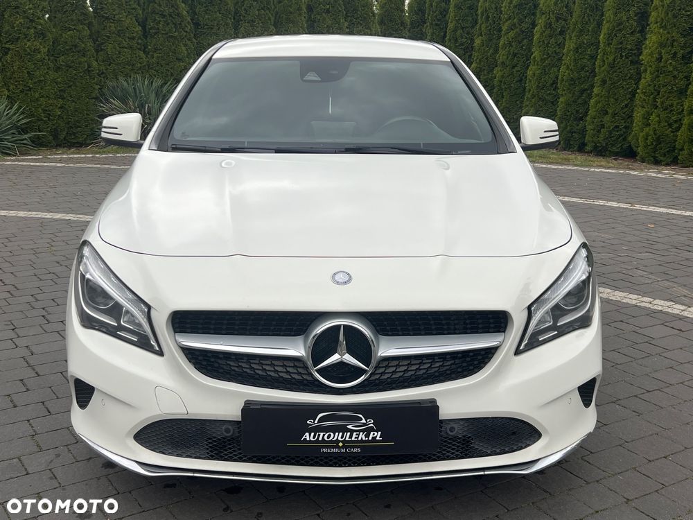 Mercedes-Benz CLA 200 7G-DCT UrbanStyle Edition - 2