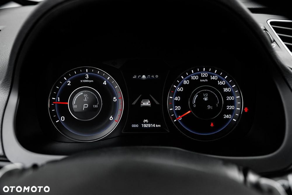 Hyundai i40 Kombi blue 1.7 CRDi DCT Premium - 31
