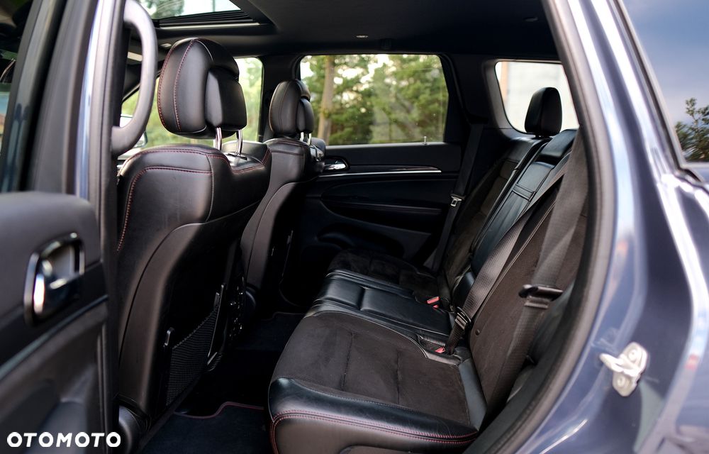 Jeep Grand Cherokee - 21