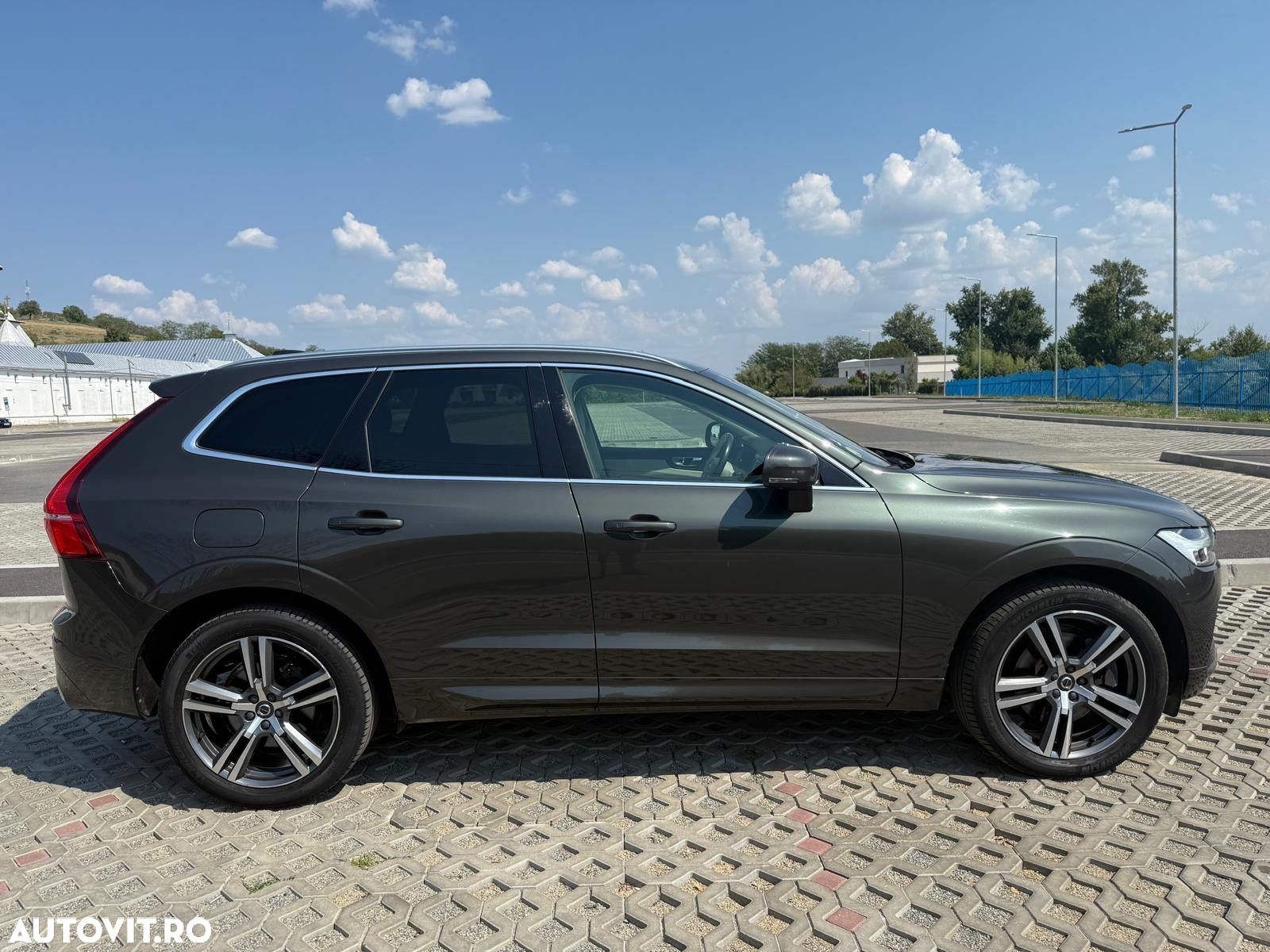 Volvo XC 60 B4 D Geartronic Momentum Pro - 10