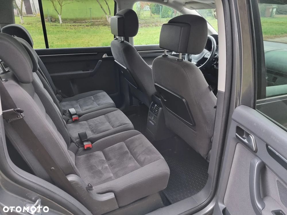 Volkswagen Touran 2.0 TDI DPF Highline DSG - 17