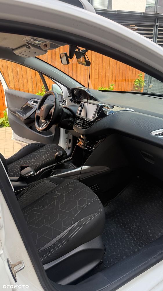 Peugeot 2008 1.2 Pure Tech Active - 7