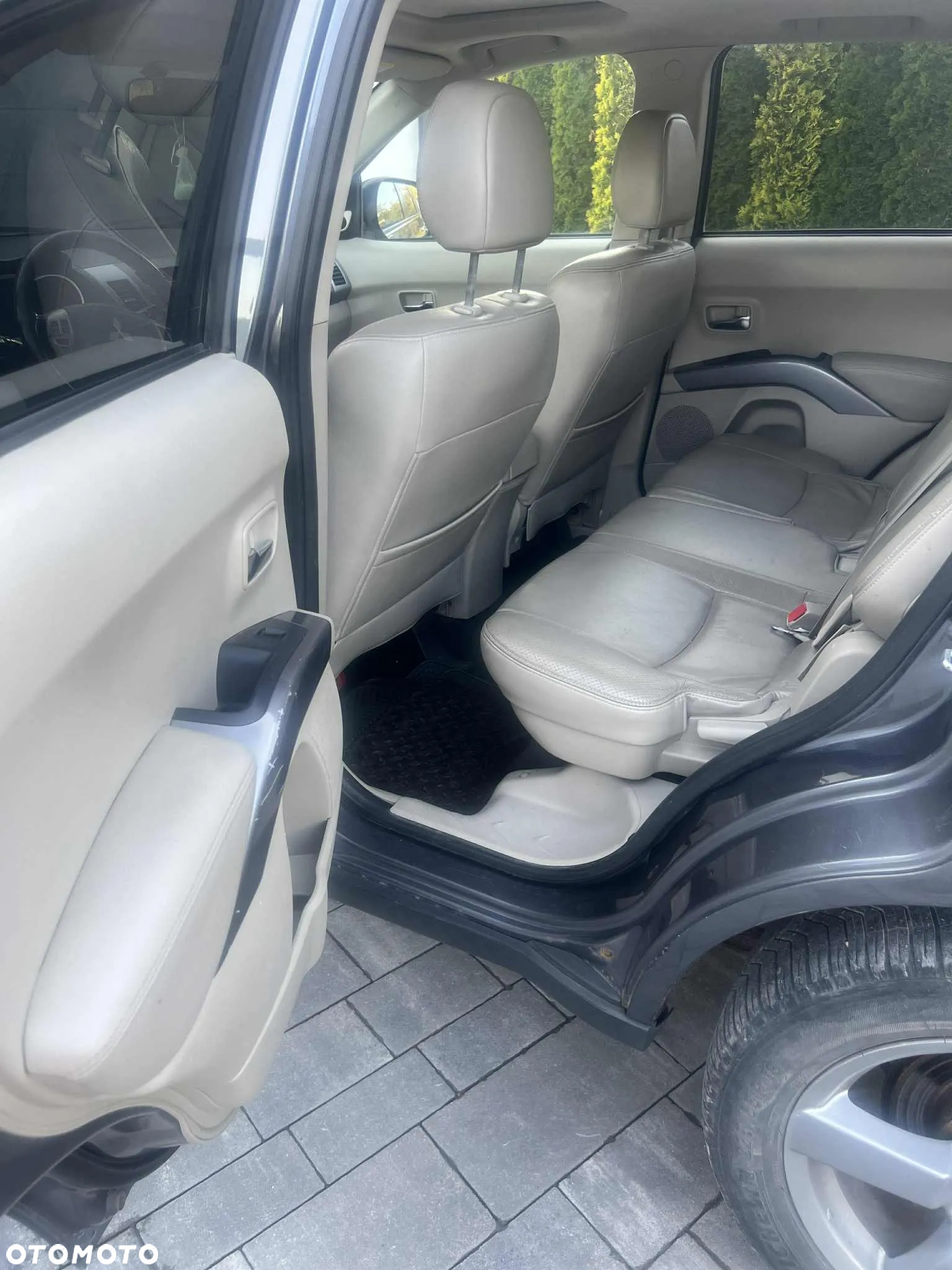 Mitsubishi Outlander - 15