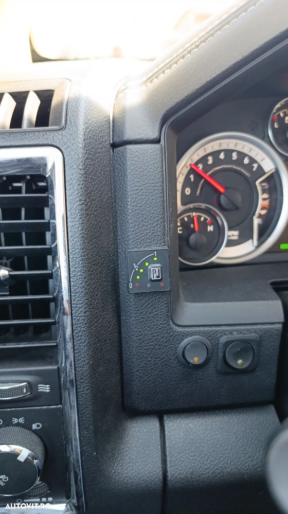 Dodge RAM - 8