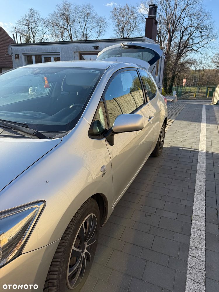 Toyota Auris 2.2 D-4D X - 3