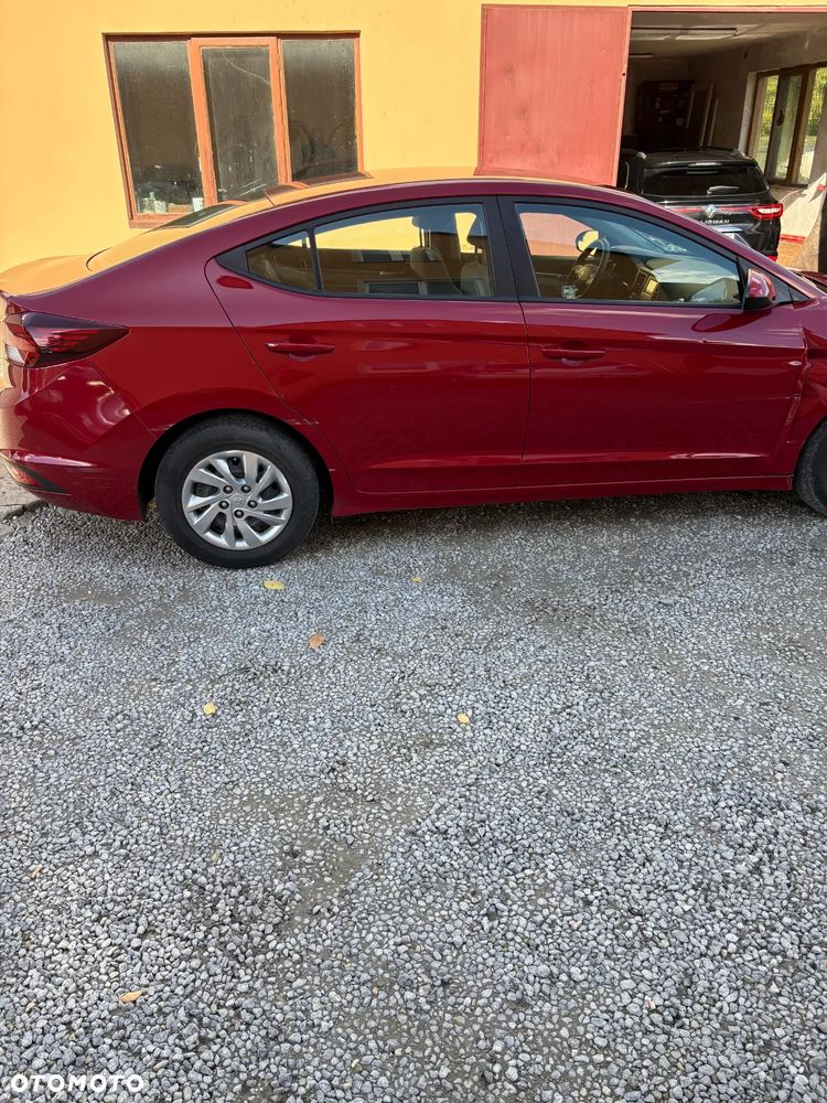 Hyundai Elantra - 6