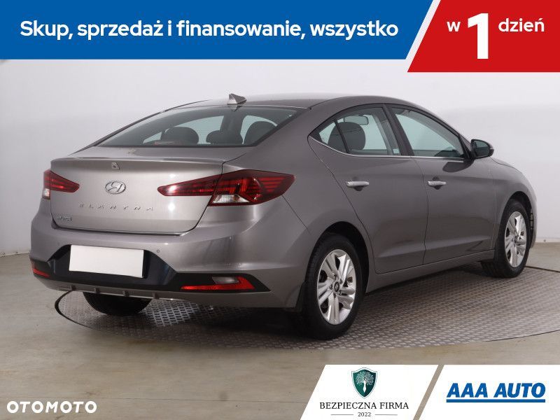 Hyundai Elantra - 7