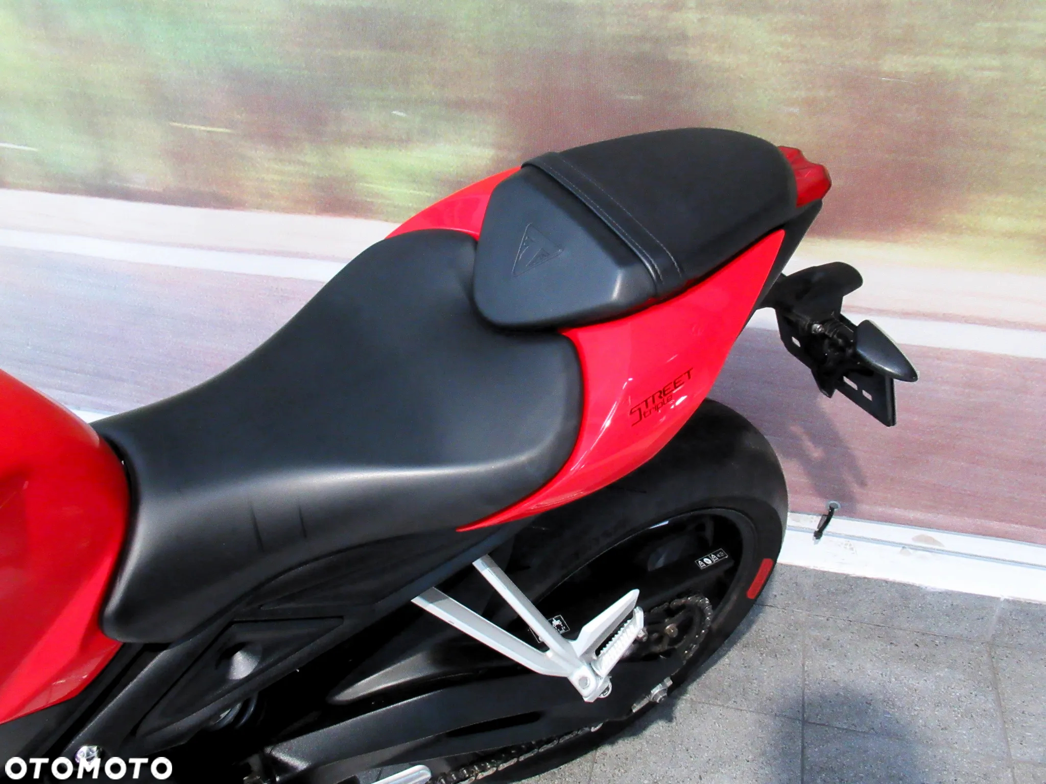 Triumph Street Triple - 20