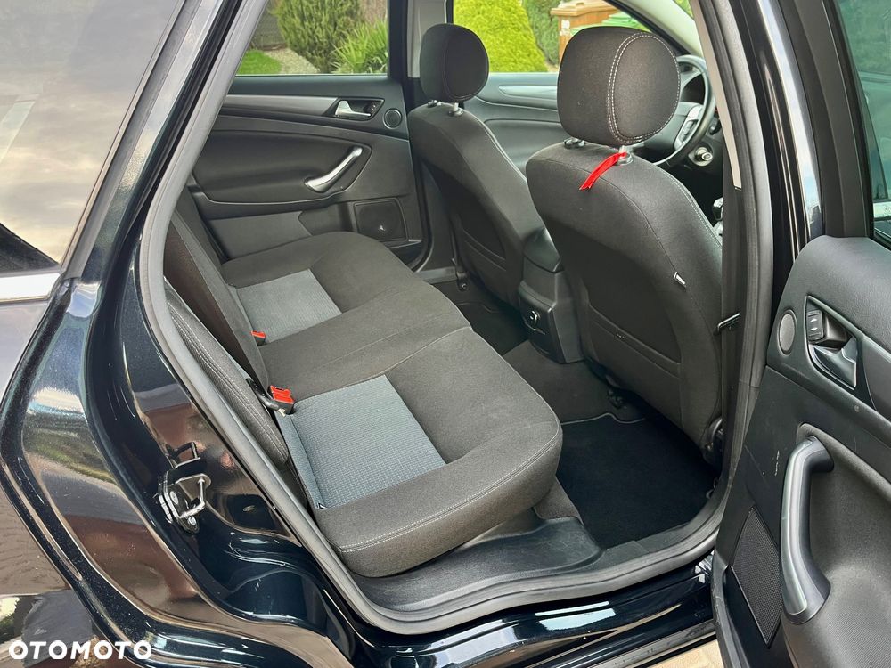 Ford Mondeo 2.0 TDCi Trend - 13