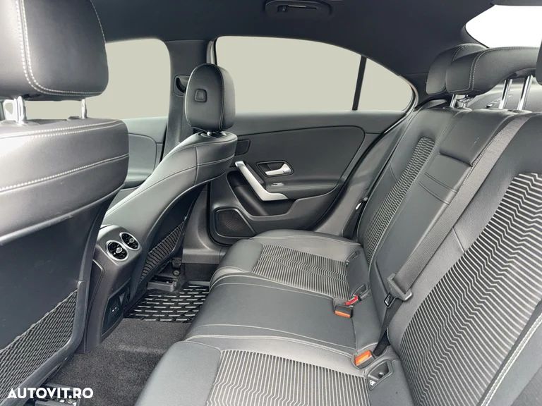 Mercedes-Benz A 200 Sedan 7G-DCT Edition 2020 - 11