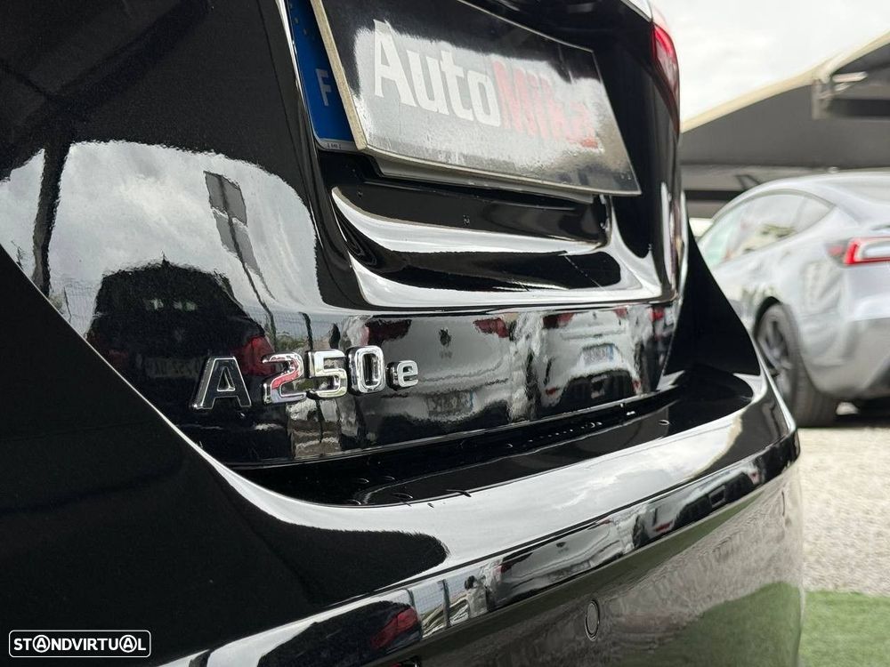 Mercedes-Benz A 250 e 8G-DCT AMG Line - 30