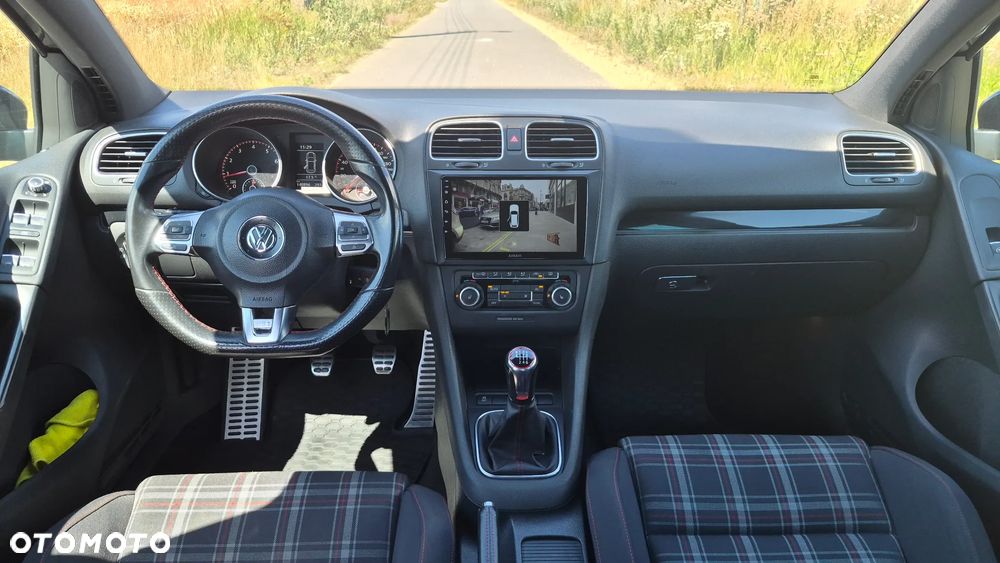 Volkswagen Golf - 16