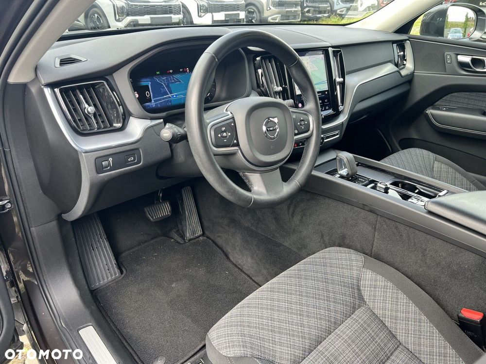 Volvo XC 60 B4 D Momentum Pro - 11