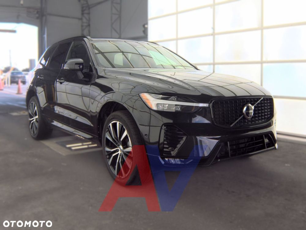 Volvo XC 60 B5 B AWD Plus Dark - 2