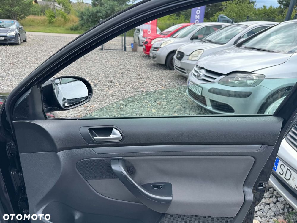 Volkswagen Golf 1.9 TDI Sportline - 16