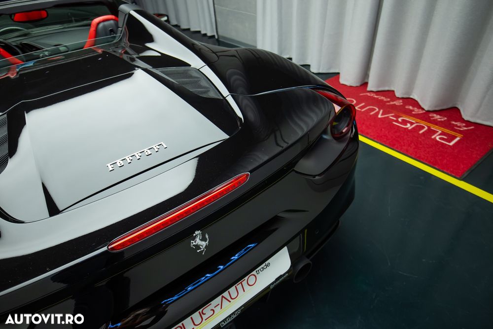 Ferrari 488 Spider - 31