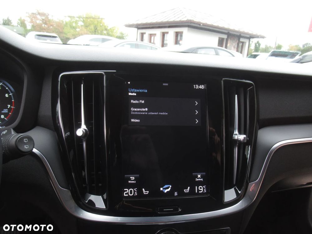Volvo V60 T4 Momentum - 25