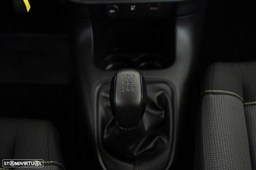 Citroën C3 1.2 PureTech Shine - 21