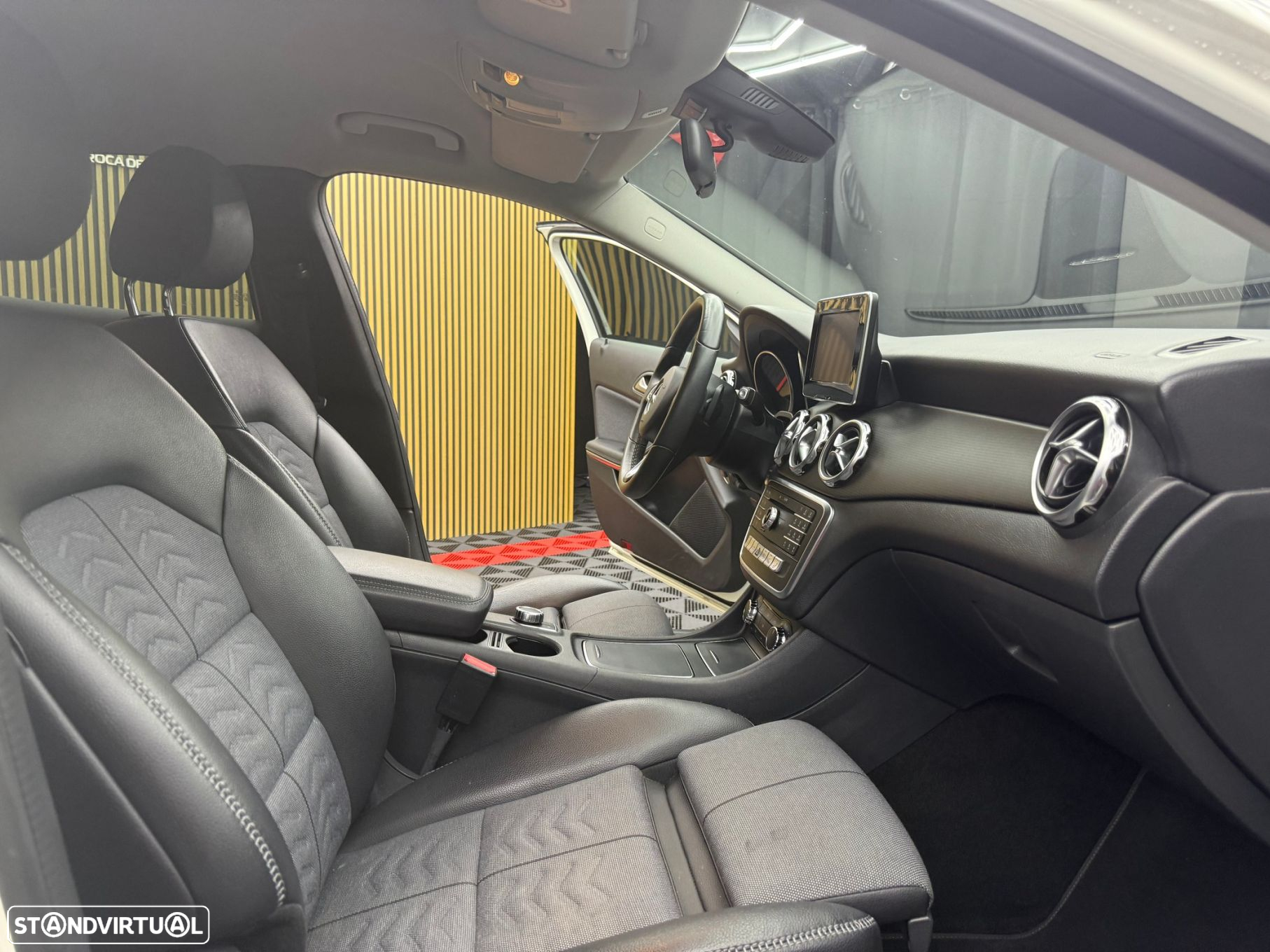 Mercedes-Benz GLA 200 (CDI) d 7G-DCT Urban - 38