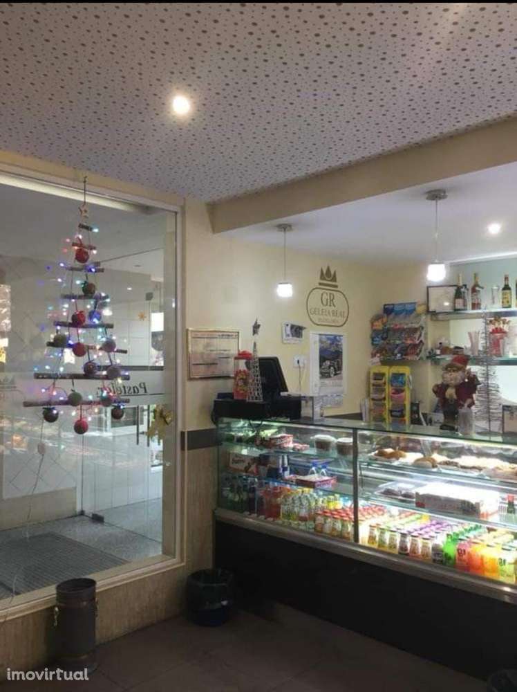 Pastelaria totalmente equipada no Laranjeiro com armazém - Grande imagem: 3/4