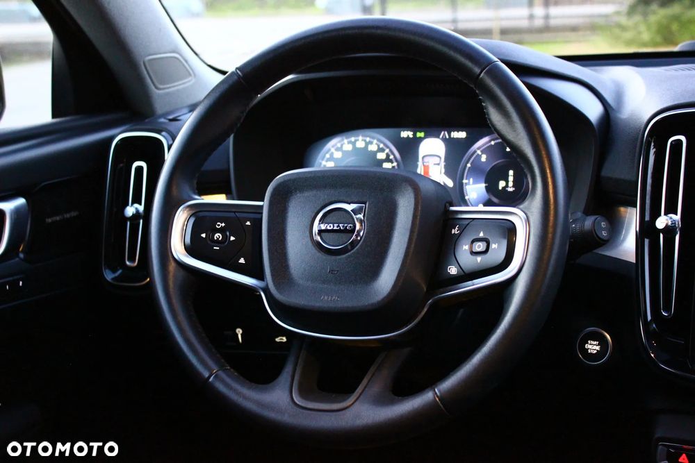 Volvo XC 40 D3 Momentum Pro - 37