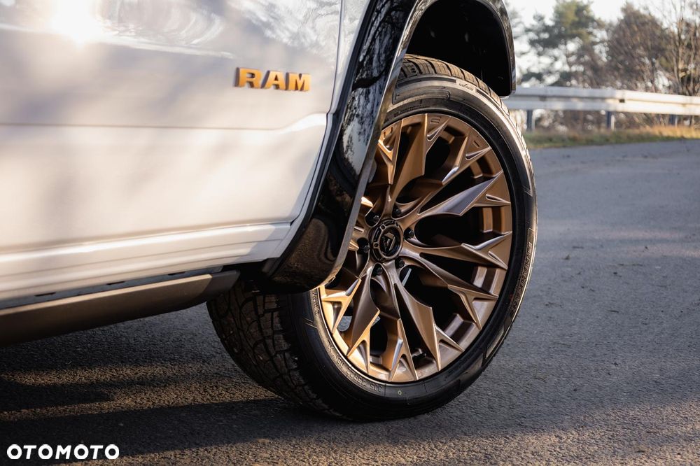 RAM 1500 Crew Cab Shortbed Bighorn - 3