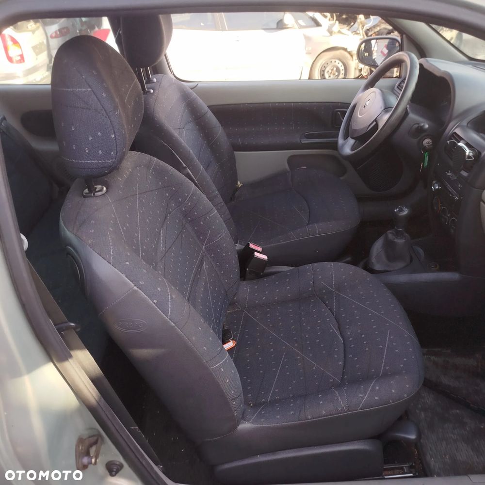 Renault Clio 2 na części. - 5
