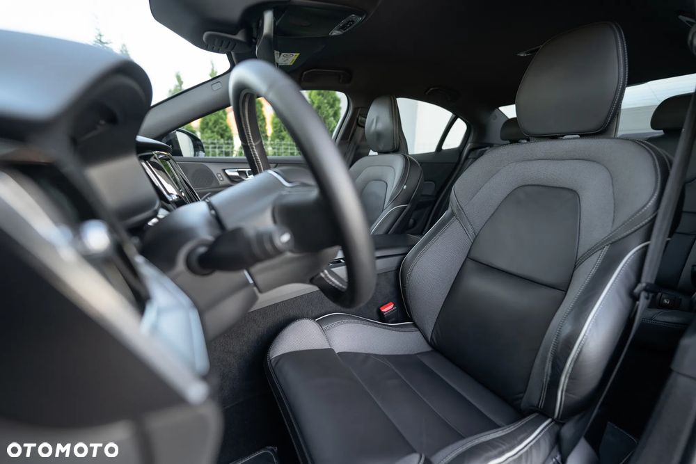 Volvo S60 B5 B AWD R-Design - 20