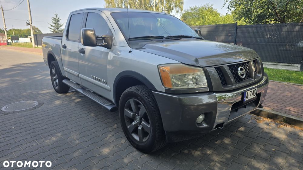 Nissan Titan 5.6 V8 LE Crew Cab - 6