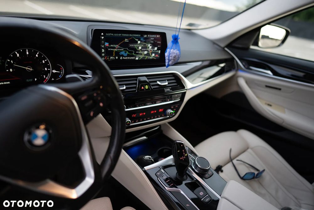 BMW Seria 5 530i xDrive Luxury Line - 10
