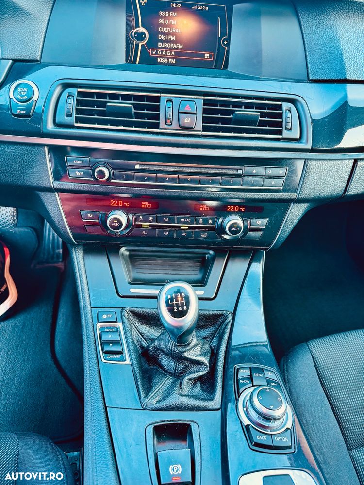 BMW Seria 5 520d Touring - 9