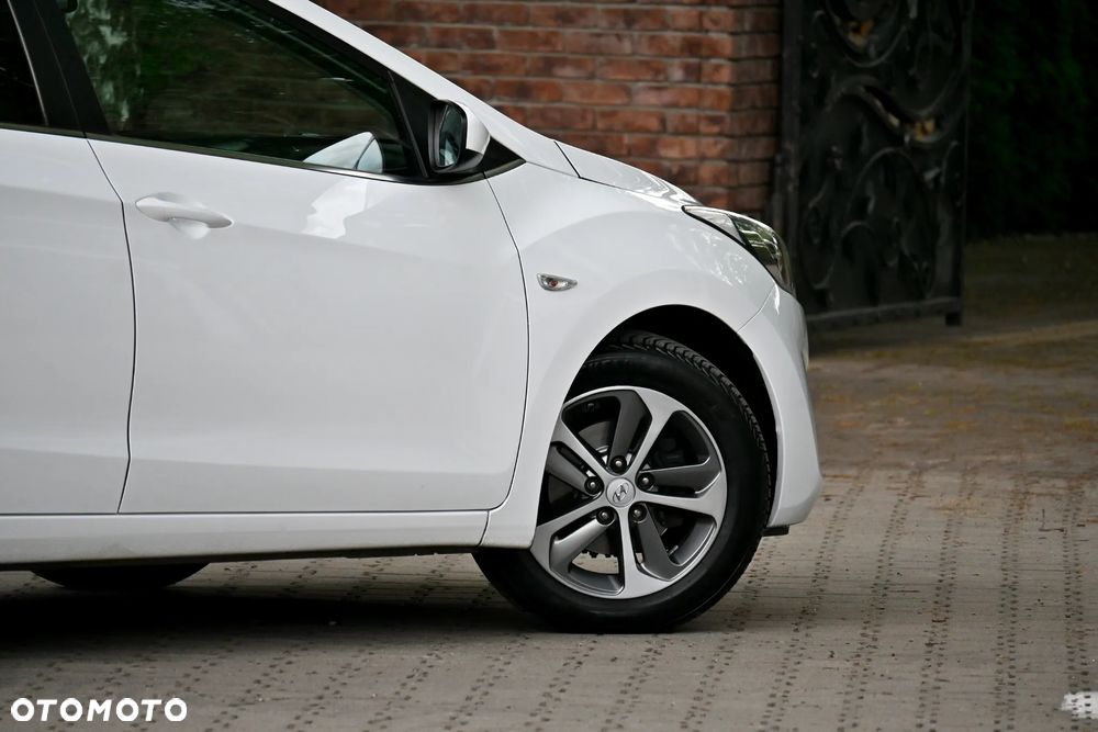 Hyundai i30 1.4 BlueDrive Comfort - 19