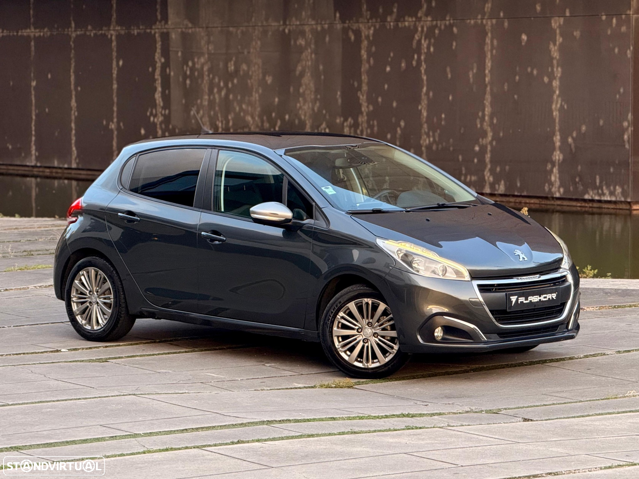 Peugeot 208 1.2 VTi SE Style - 12