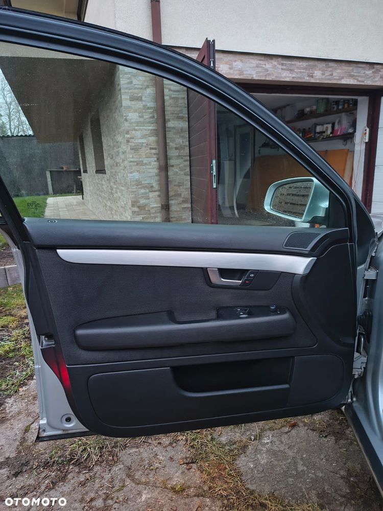 Audi A4 Avant 2.0 TDI multitronic - 22