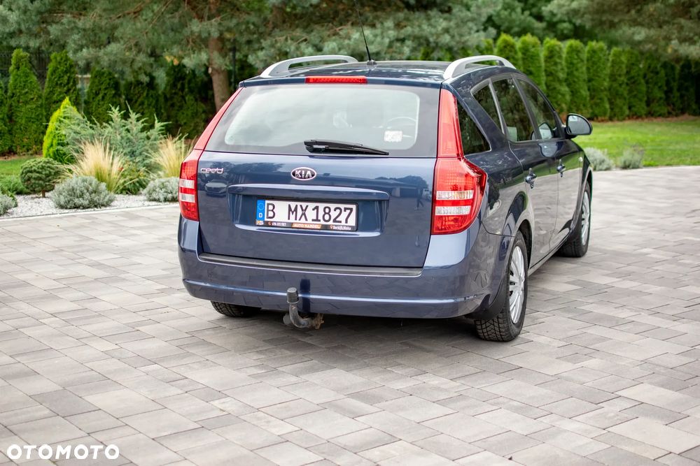 Kia Ceed - 25