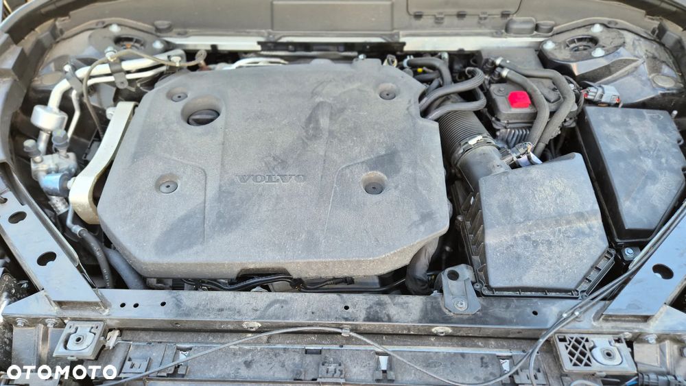 Volvo XC 60 B4 D Plus Dark - 12