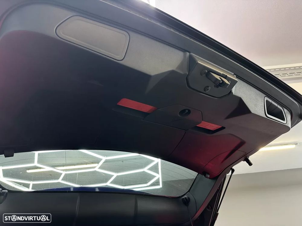 Peugeot 3008 1.5 BlueHDi Allure EAT8 - 29