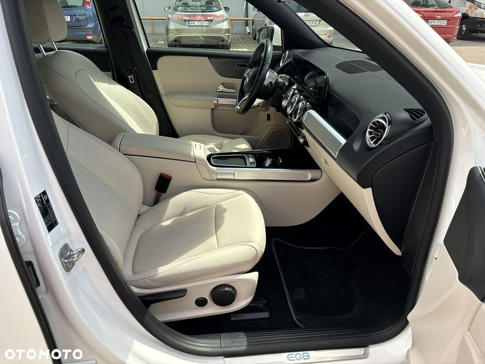Mercedes-Benz EQB - 15