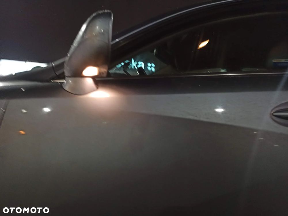 Lexus IS 220 D Prestige - 3