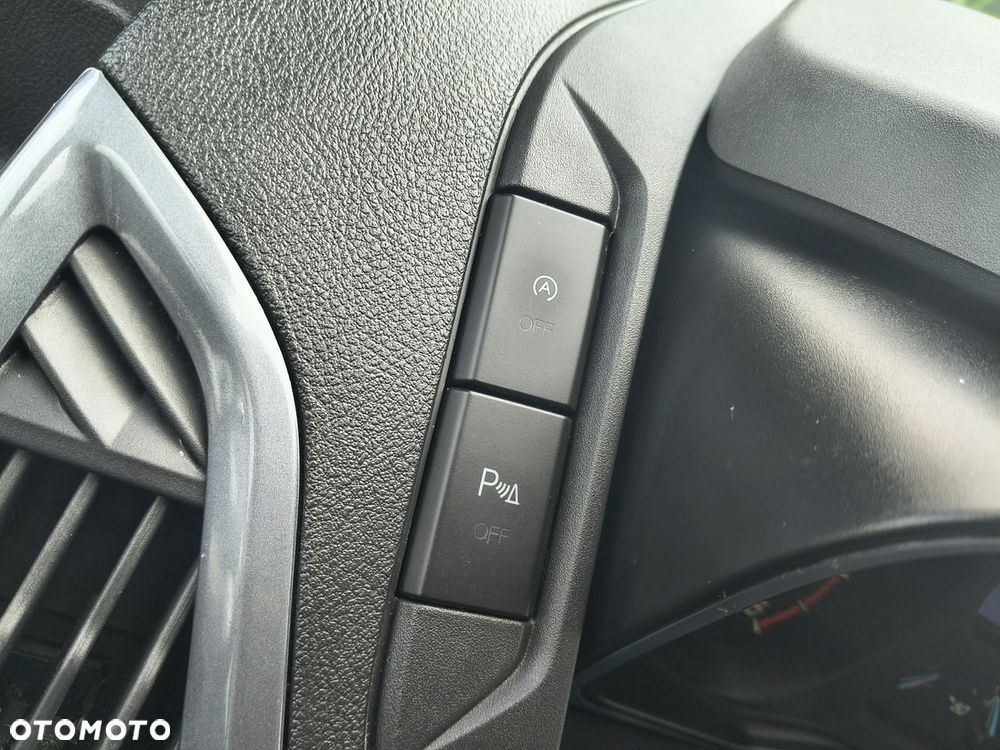 Ford Tourneo Custom - 16